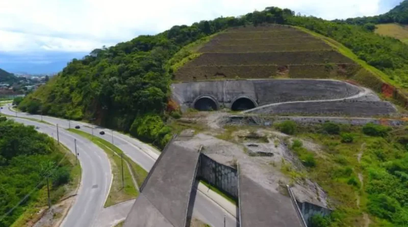 Tem novidade chegando para quem curte viajar pelo litoral norte. O novo acesso da Rodovia Tamoios para São Sebastião e Ilha Bela está previsto para ser inaugurado no dia 17 de novembro de 2024.