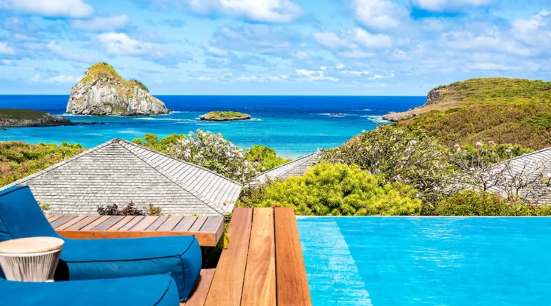 Fernando de Noronha, um paraíso tropical localizado no nordeste do Brasil, é conhecido por suas paisagens deslumbrantes e vida marinha vibrante.